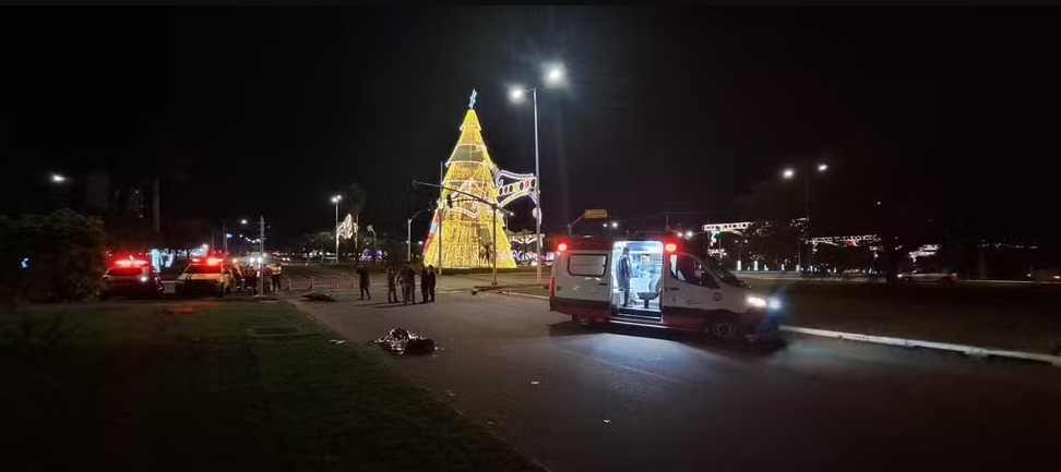 Motociclista morre e equipe médica a caminho de captação de órgãos fica ferida em acidente