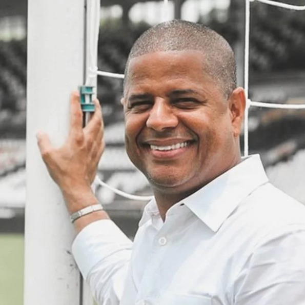 Após desaparecimento e relato de sequestro, Marcelinho Carioca chega a delegacia em SP