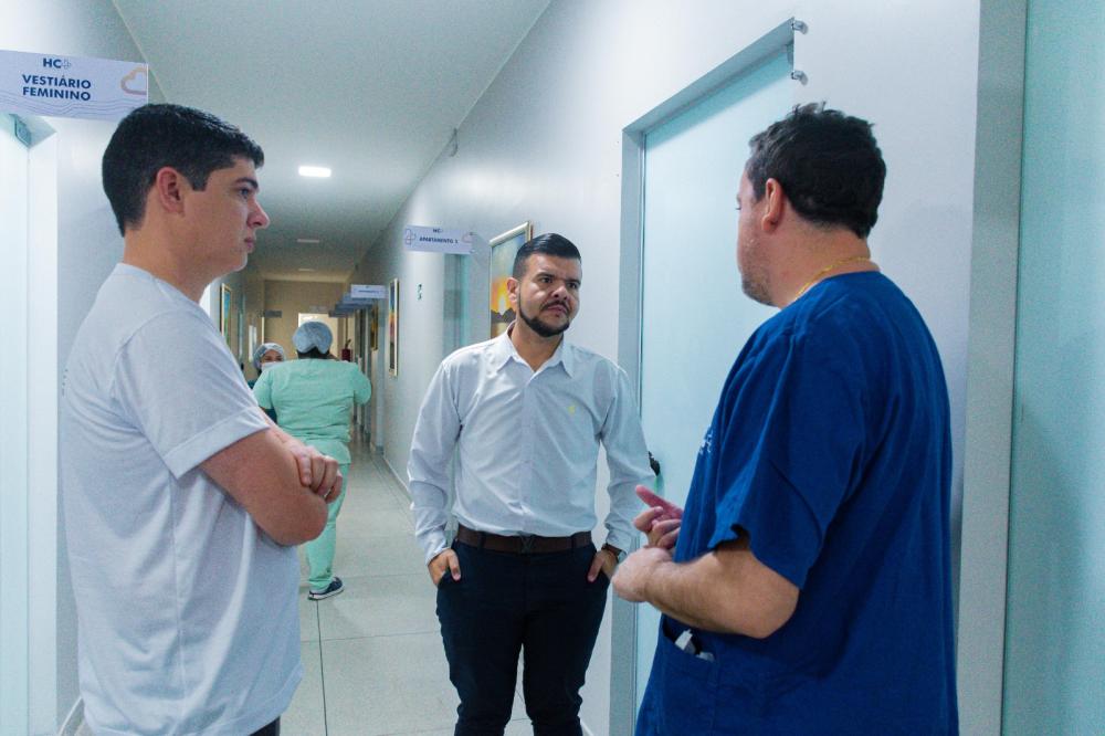 Primeiras cirurgias do Projeto Paraíso Cuida são realizadas no Hospital do Caju