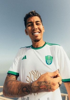De saída do Al-Ahli, Firmino vira sonho do Corinthians