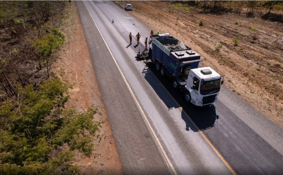 Trechos da BR-153 funcionam em sistema pare e siga até o final de semana; veja locais