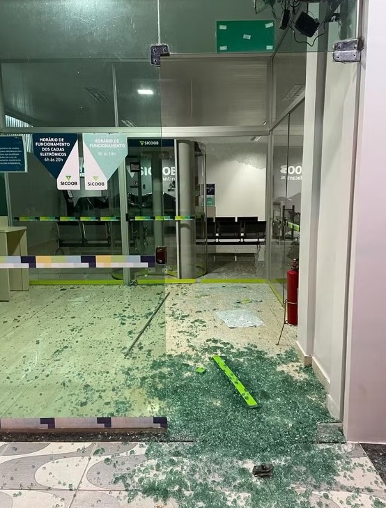 Morto em confronto com polícia após explosão de banco tinha passagens por homicídio, cárcere privado e tráfico, diz PM