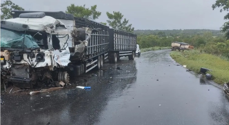 Grave acidente na TO-080 deixa vítima fatal entre Paraíso e Divinópolis - TO