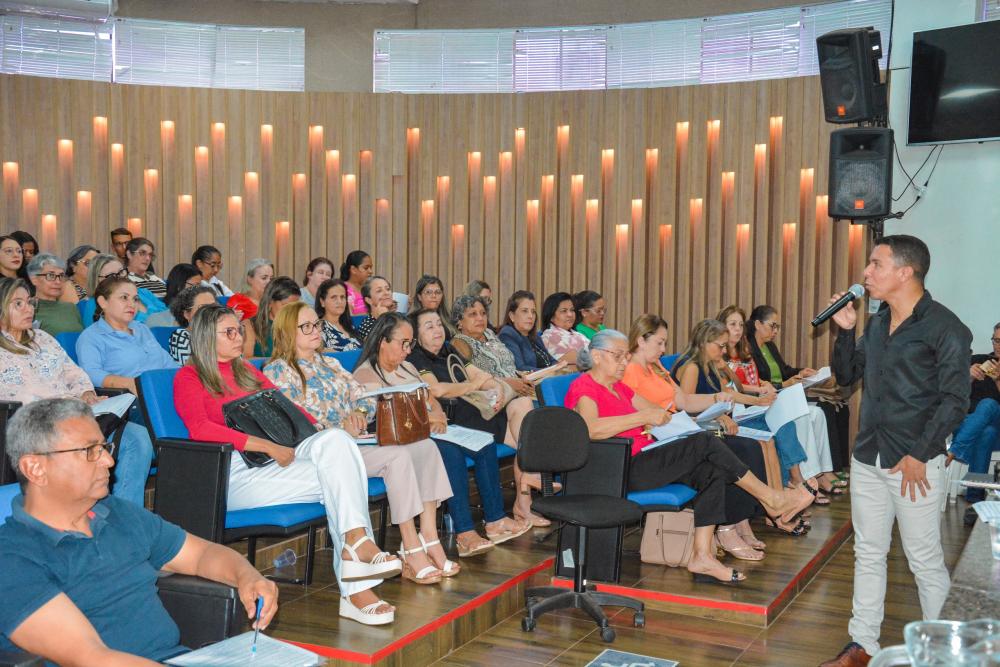 Reunião de planejamento da Secretaria de Educação e Juventude define diretrizes para o ano letivo de 2024