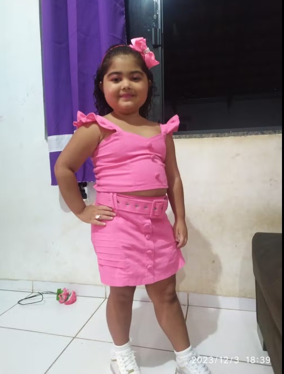 Menina de sete anos com síndrome nefrótica morre de pneumonia após 12 dias internada, diz mãe