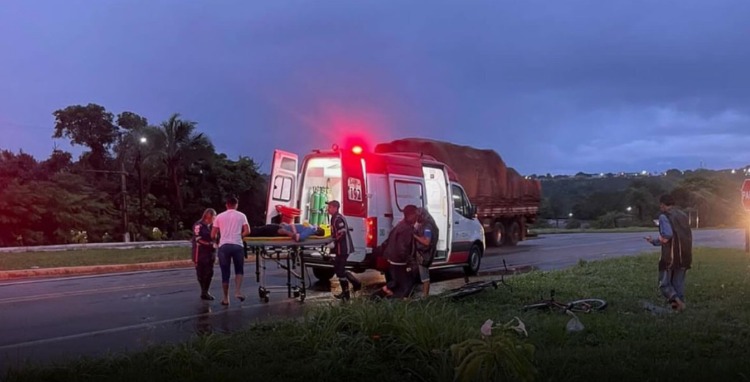 Ciclista é atropelado na BR-153 em Paraíso do Tocantins