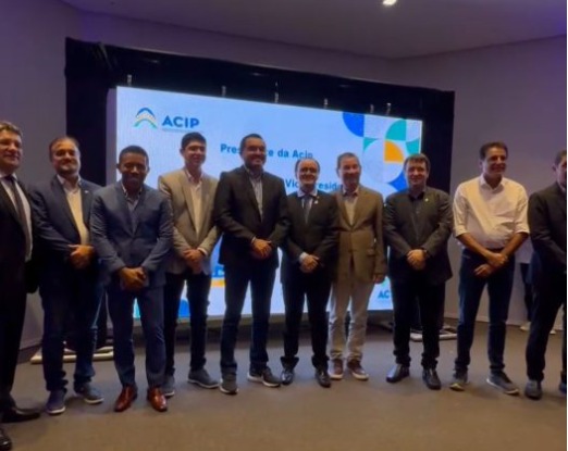 ACIP empossa Roberto Bandeira como novo presidente da Associação