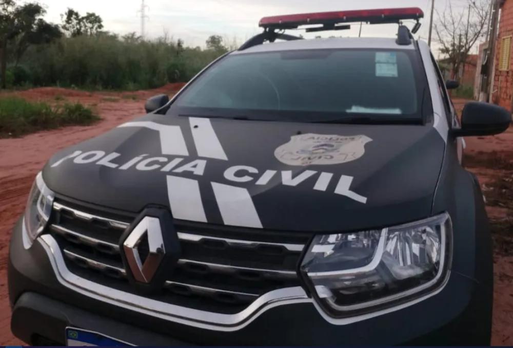 Preso algemado escapa de viatura enquanto era levado ao IML e é recapturado pelos policiais