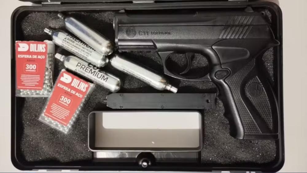 Suspeitos armados sequestram mãe e filho de 11 anos e são presos em bloqueio policial