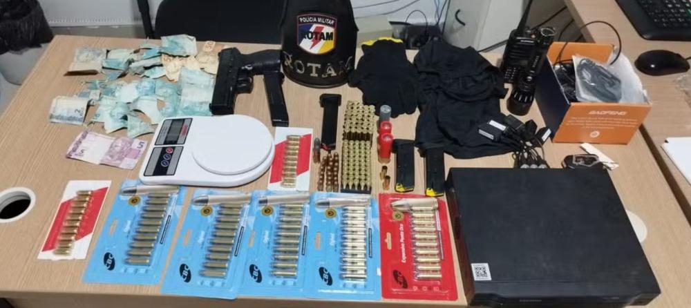 Foragido é encontrado com materiais explosivos e morre em troca de tiros com a polícia