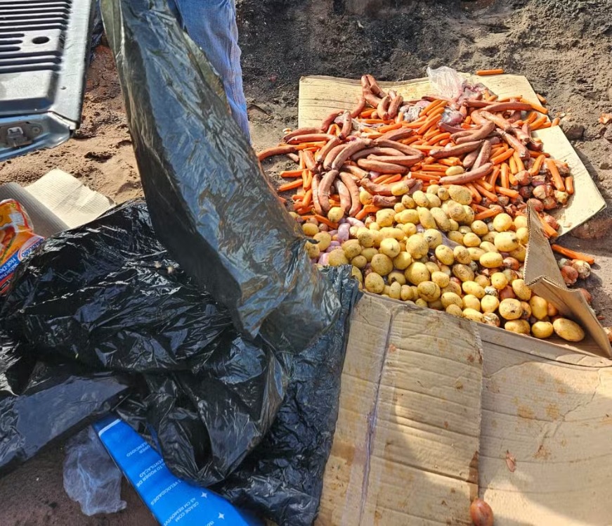 Mais de 100 kg de carne e legumes são apreendidos em supermercado e enterrados