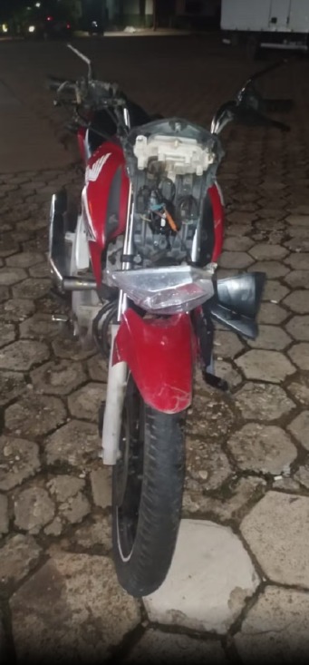 Motociclista bate em cachorro e morre com o impacto da queda