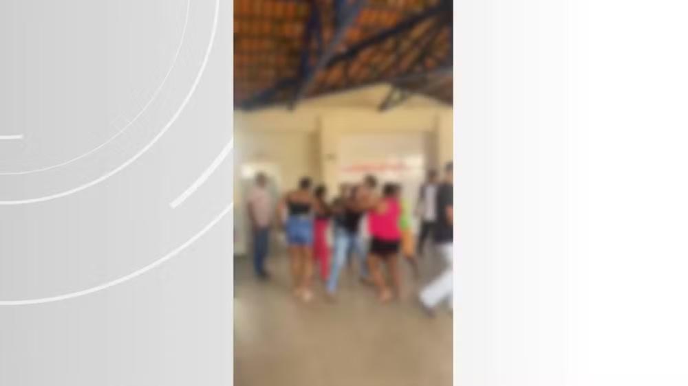 Adolescente é espancada por colegas de aula e parentes vão em escola bater nas agressoras, diz polícia; 