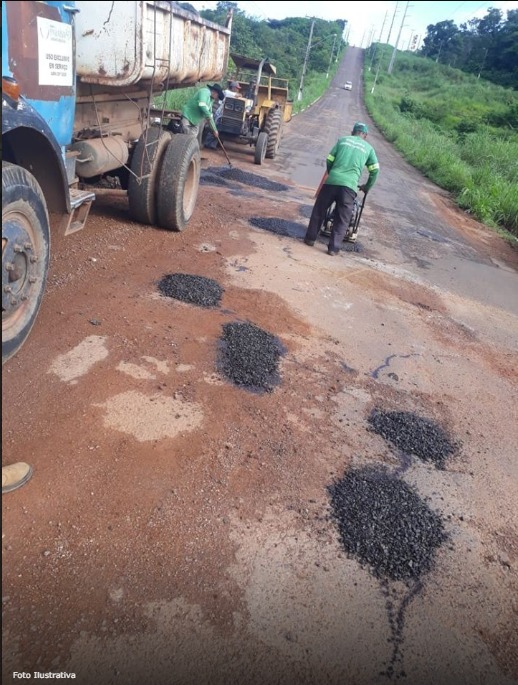 Em Paraíso: Prefeitura recupera asfalto onde água da BRK abre buracos e atrapalha trânsito