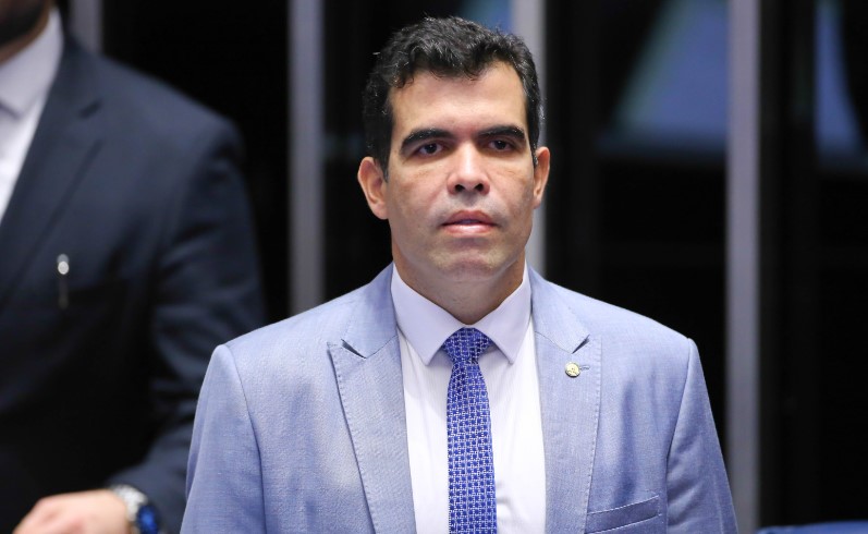 Adeus, Tigrinho: Comissão aprova projeto de Ricardo Ayres que proíbe influenciadores de divulgarem jogos de azar